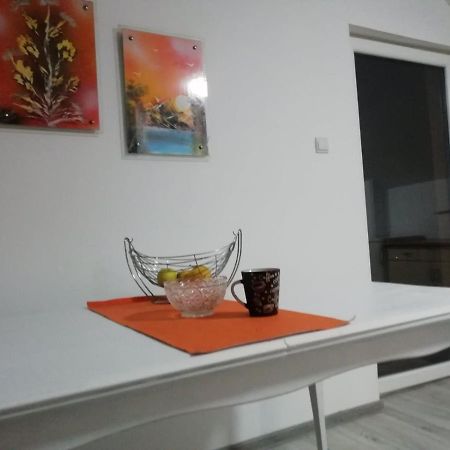 Apartman Salus Tuzla Extérieur photo